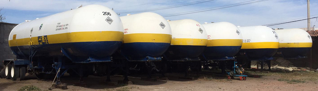 banner1 camiones cisterna aparcados transportadores de fertilizantes liquidos